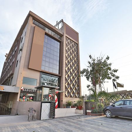 Oyo 13253 The Grand Vinayak Hotel Ahmedabad Exterior foto