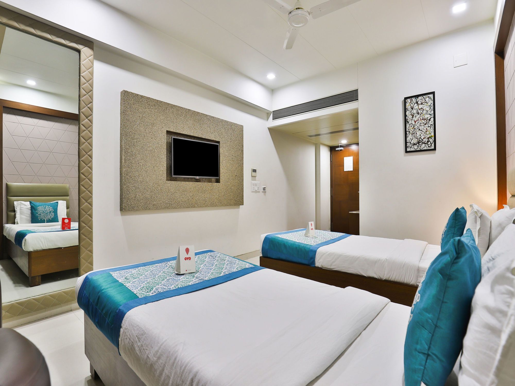 Oyo 13253 The Grand Vinayak Hotel Ahmedabad Exterior foto